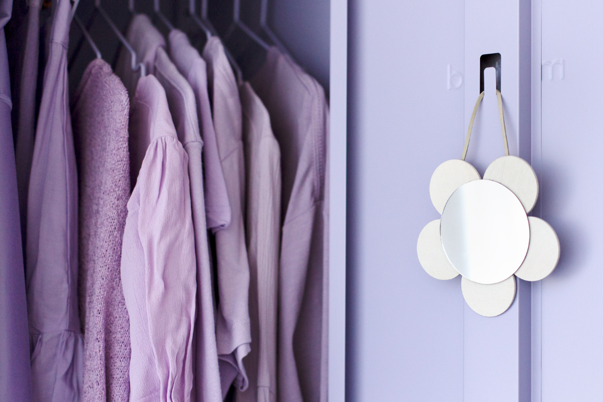 make your own - daisy mirror