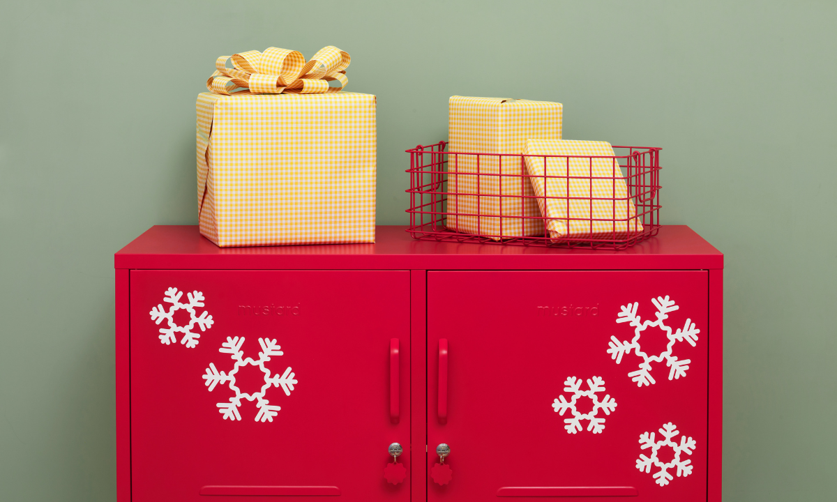 DIY Christmas snowflake decals with Mustard x Cricut