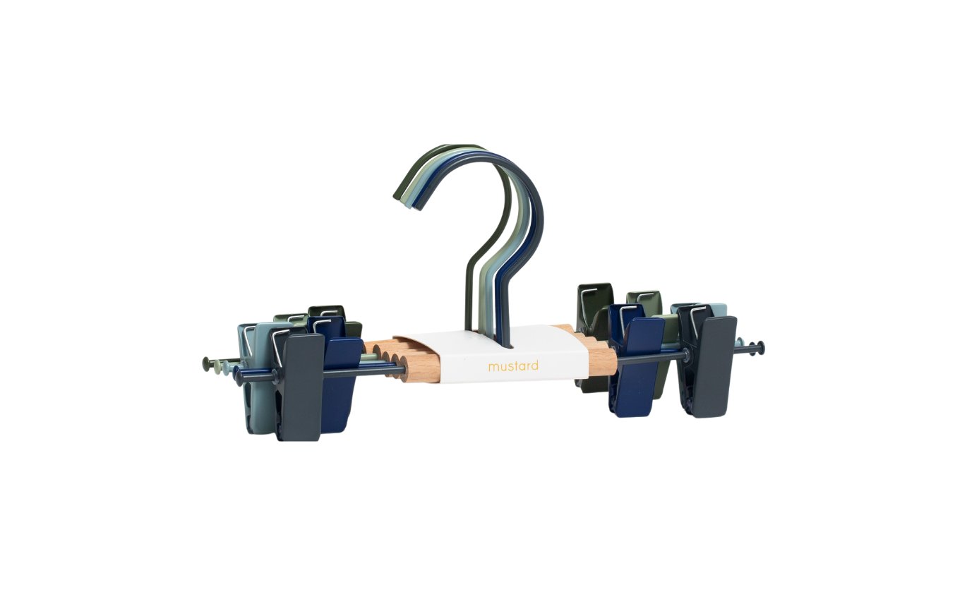 Kids Clip Hangers in Winter