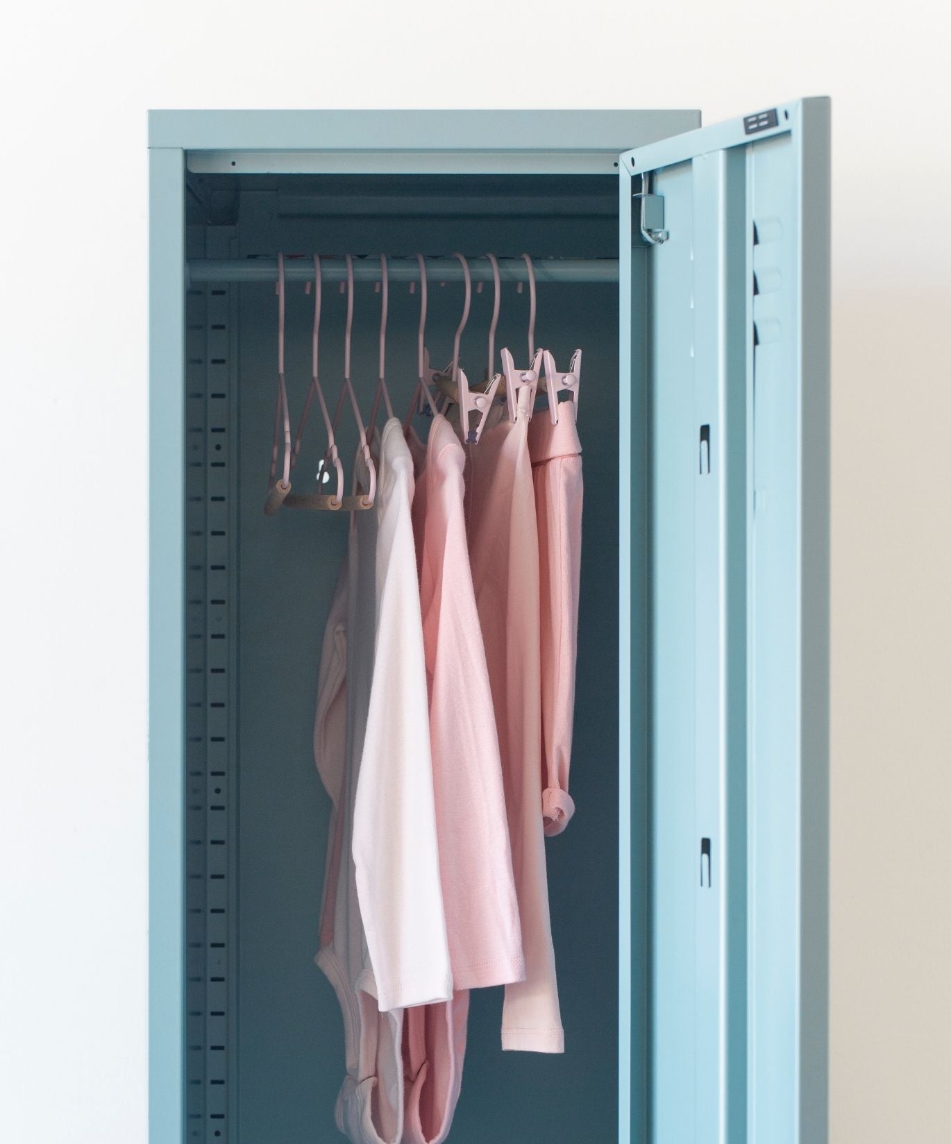 Kids Top Hangers in Blush