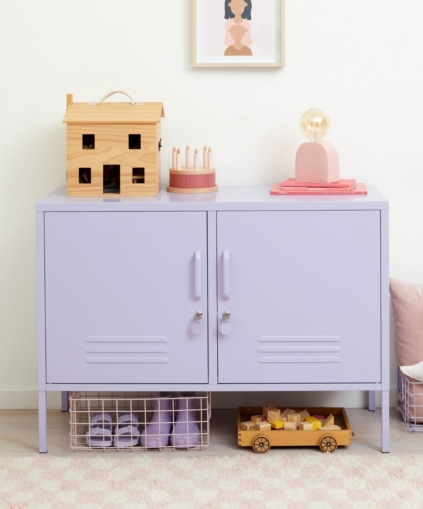 The Lowdown in Lilac