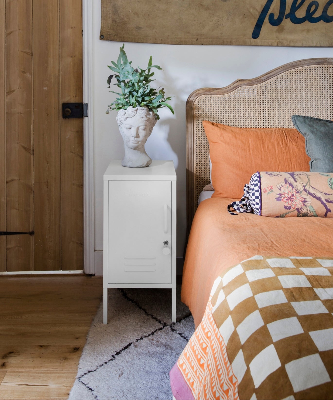 The Shorty in Chalk to the Left