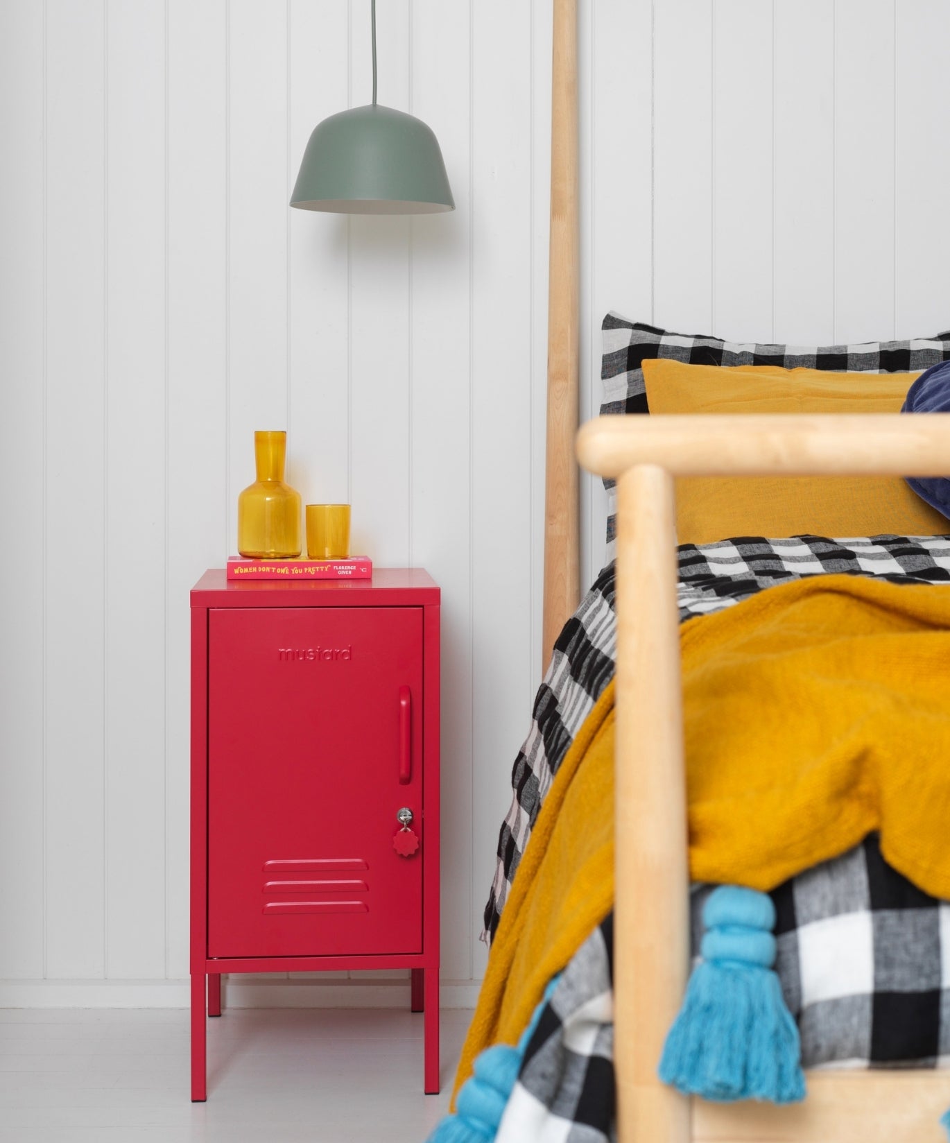 The Shorty in Poppy to the Left