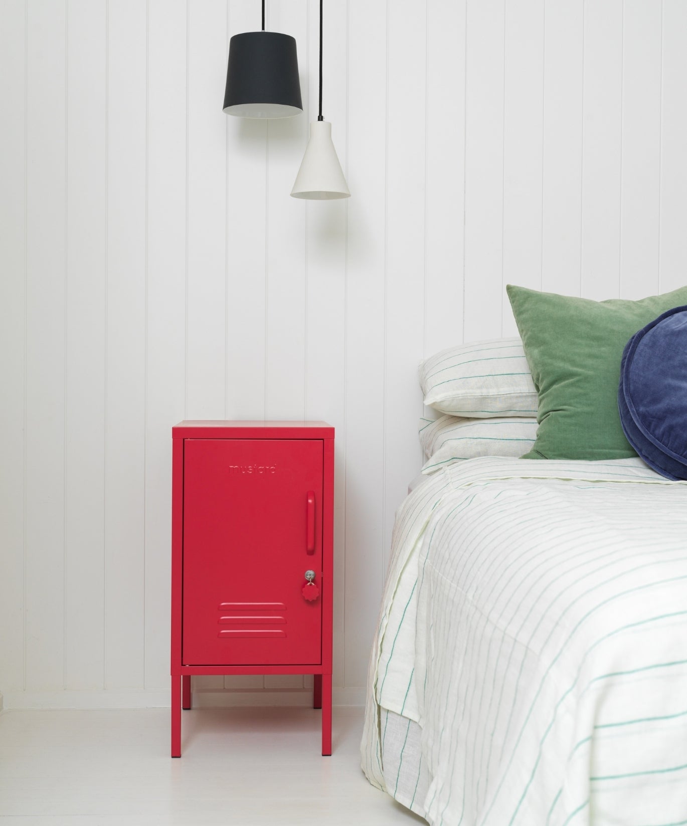 The Shorty in Poppy to the Left