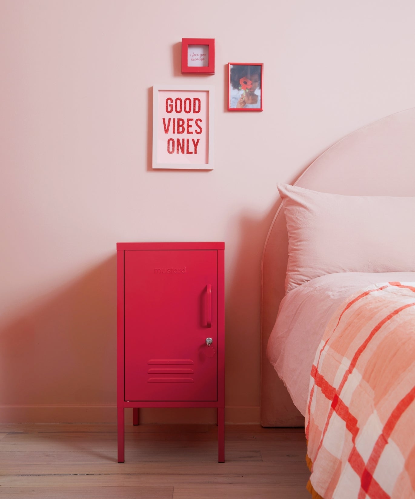 The Shorty in Poppy to the Left