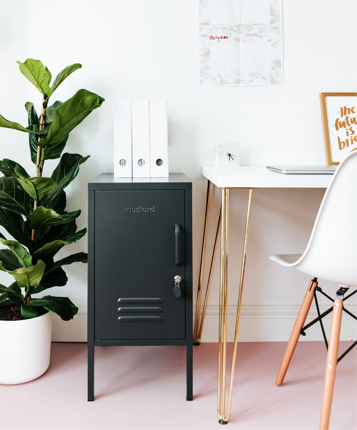 The Shorty in Slate to the Left