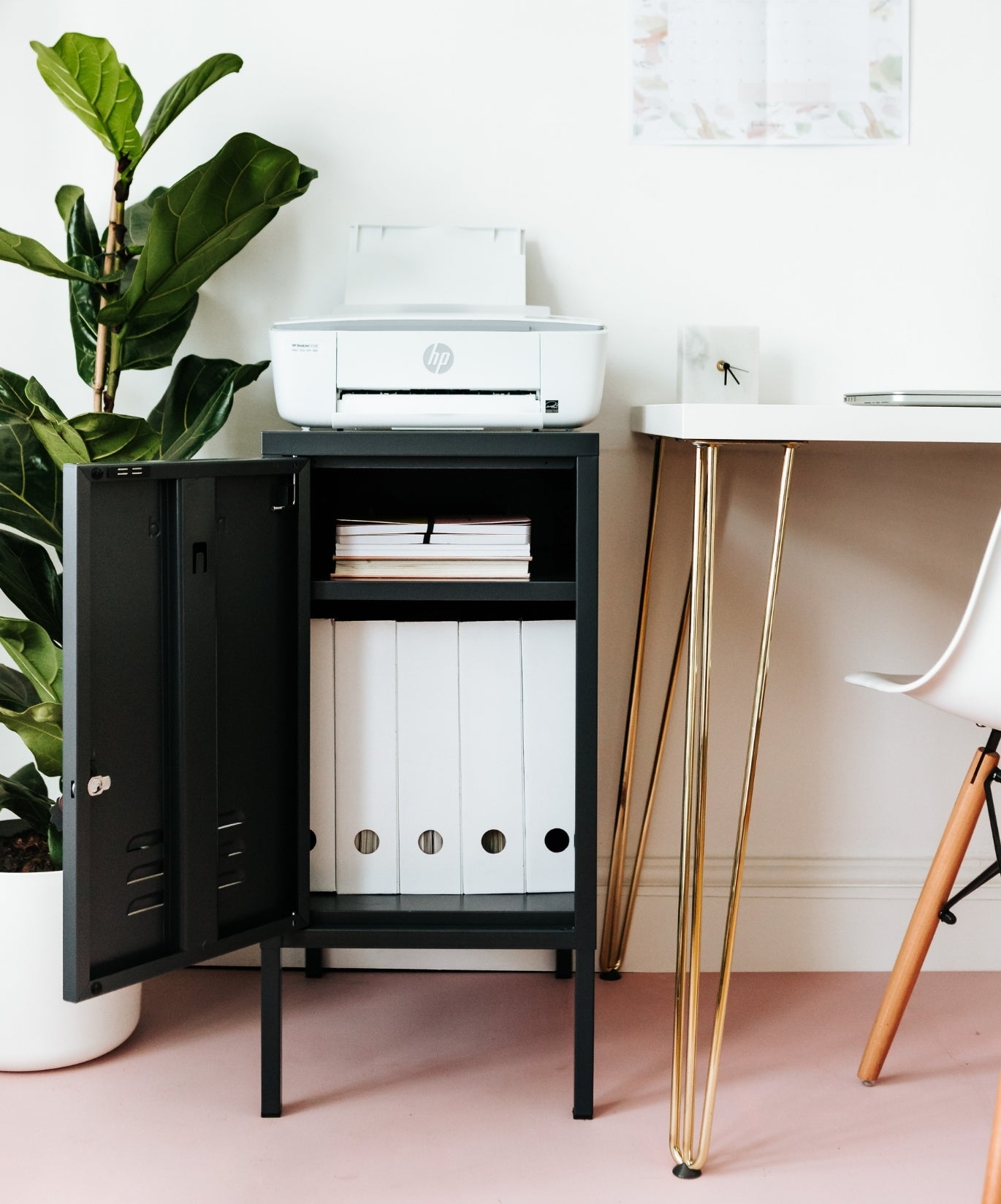 The Shorty in Slate to the Left